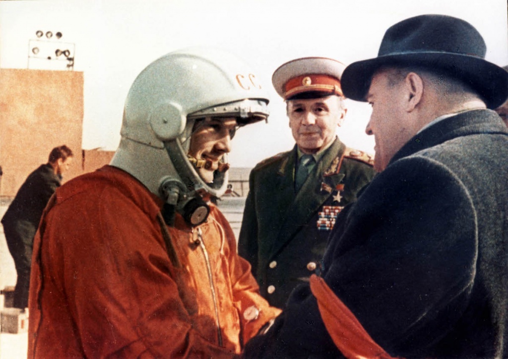 Gagarin before the launch. The watch is clearly visible on the left sleeve of the spacesuit.